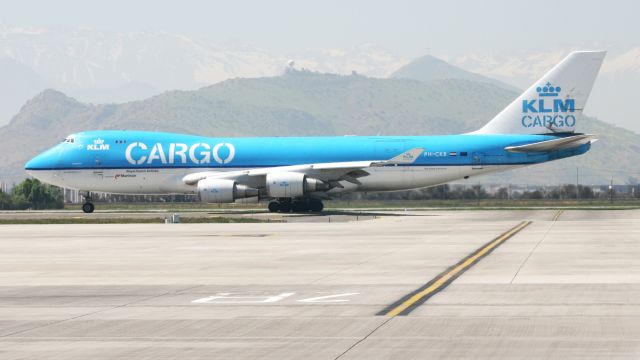 Boeing 747-400 (PU-CKB)