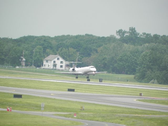 Embraer ERJ-145 (N14573) - A United Embraer 145 lands at KALB on Runway 1 after a late departure from OHare.