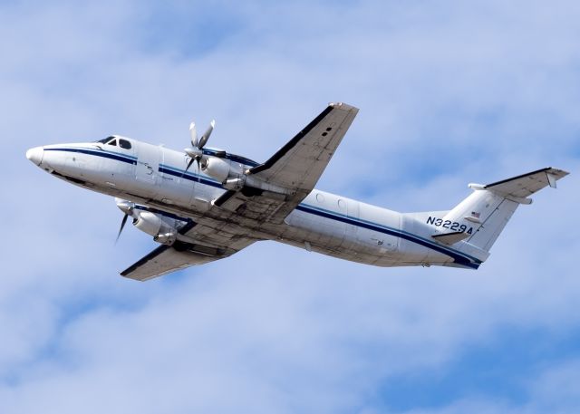 Beechcraft 1900 (N3229A)