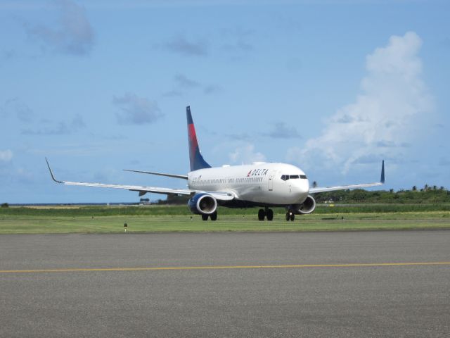 Boeing 737-800 (N3735D)