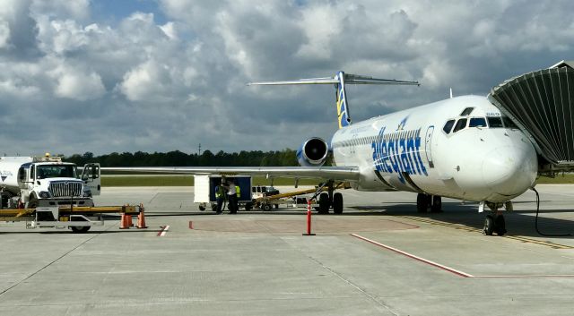 McDonnell Douglas MD-83 (N869GA) - Still wearing the old Allegiant livery!  Taken October 15, 2017.