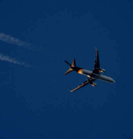 BOEING 767-300 — - United Parcel Service 1066 Louisville Intl to Bradley Intl over Cleveland  33,000 ft.11-2-14.