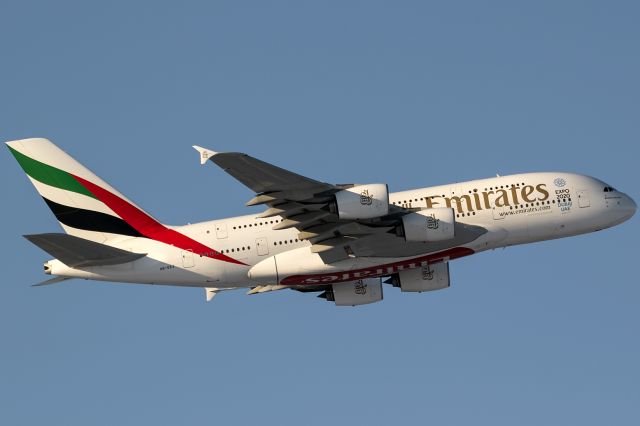 Airbus A380-800 (A6-EEX)