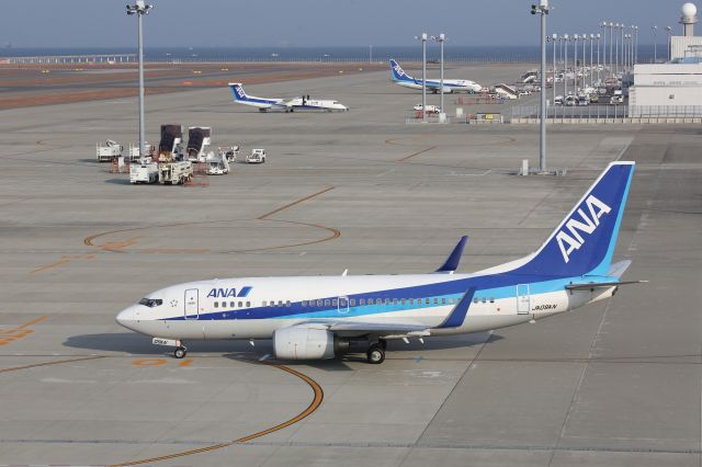 Boeing 737-700 (JA09AN)