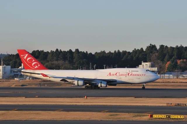 Boeing 747-400 (D-ACGB) - 2011/12/10  Air Cargo Germany