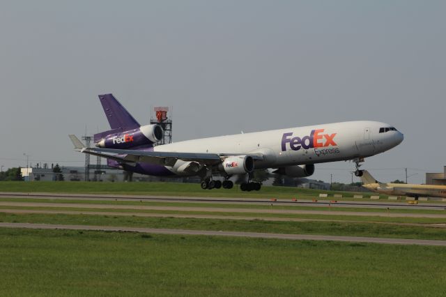 Boeing MD-11 (N616FE)