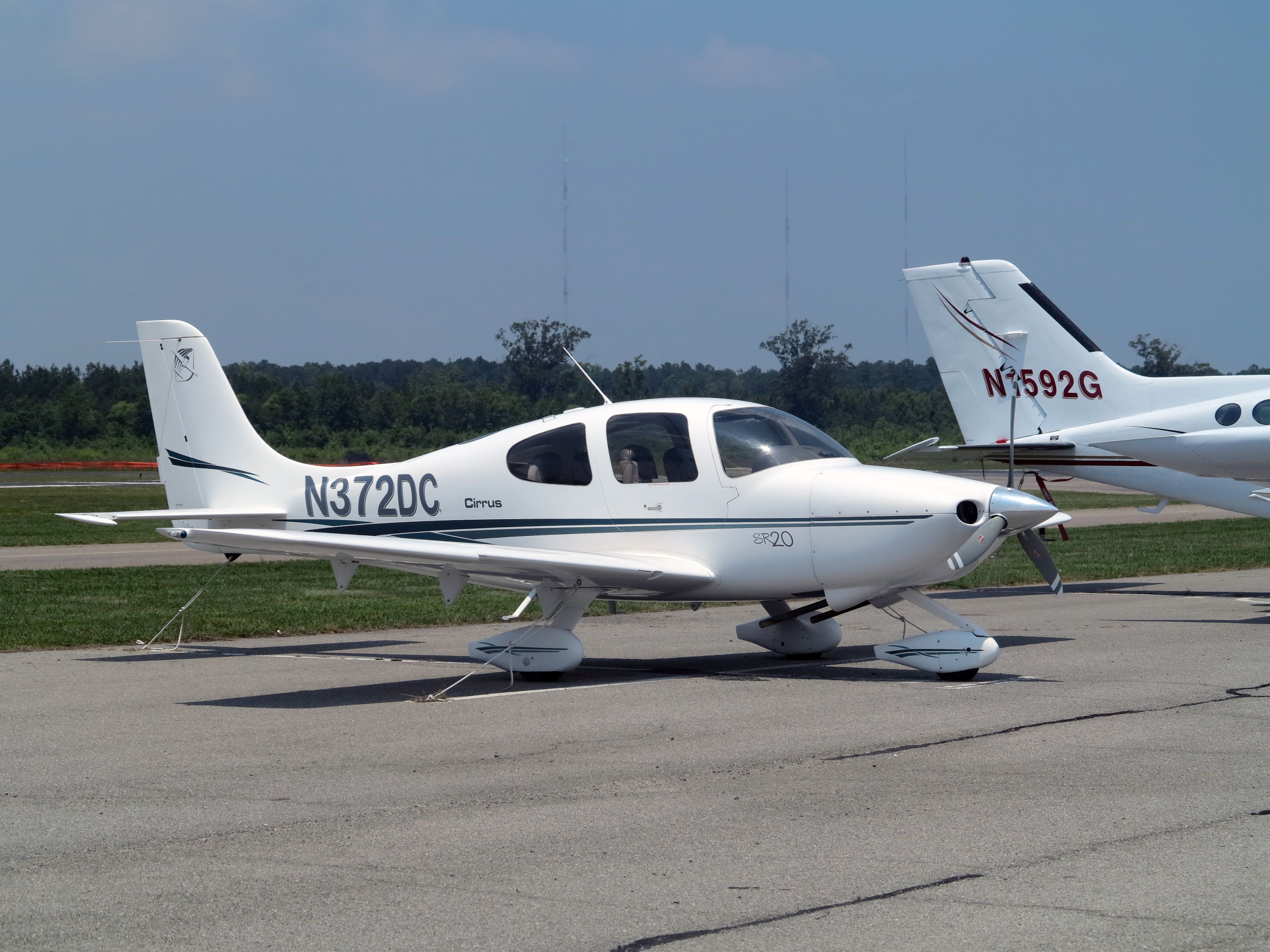 Cirrus SR-20 (N372DC)