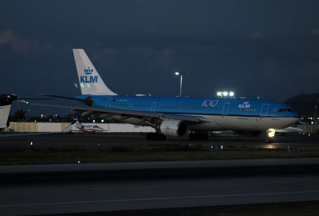 Airbus A330-200 (PH-AOC)