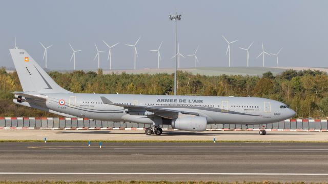 Airbus A330-300 (F-UJCQ)