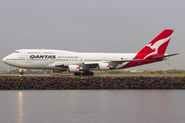 Boeing 747-400 (VH-OEB)