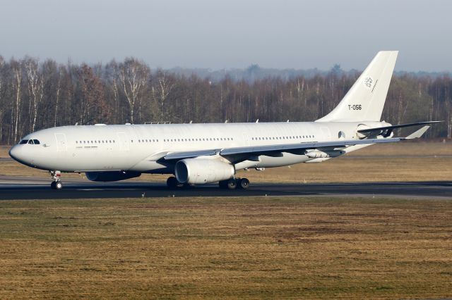 Airbus A330-200 (T056)