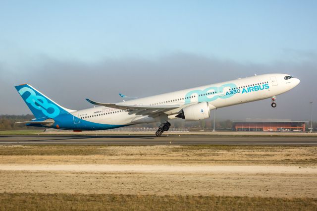 Airbus A330-300 (F-WTTN)