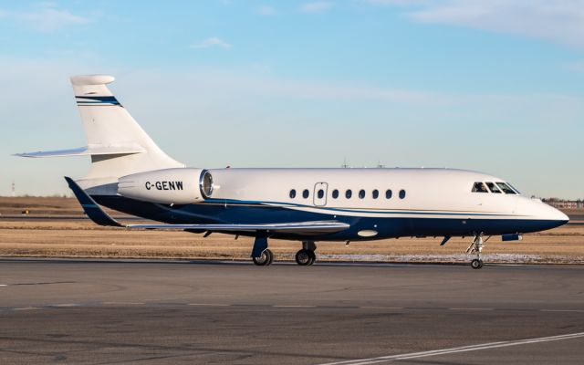 Dassault Falcon 2000 (C-GENW)