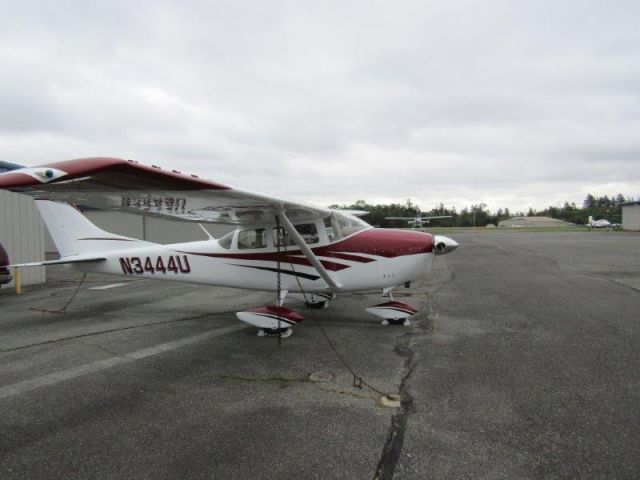 Cessna Skylane (N3444U)