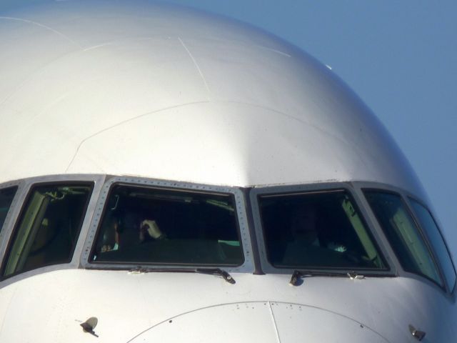 Boeing 757-200 (N501US) - Powered by push back tug.