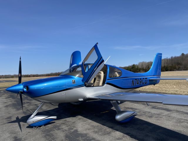 Cirrus SR-22 (N749CD)