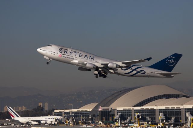 Boeing 747-200 (B-18206) - LAX