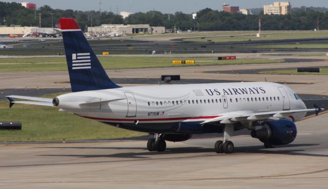 Airbus A319 (N711UW)