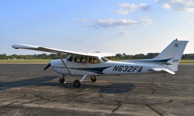 Cessna Skyhawk (N632A) - Cessna 172S Skyhawk N632A in Ann Arbor 