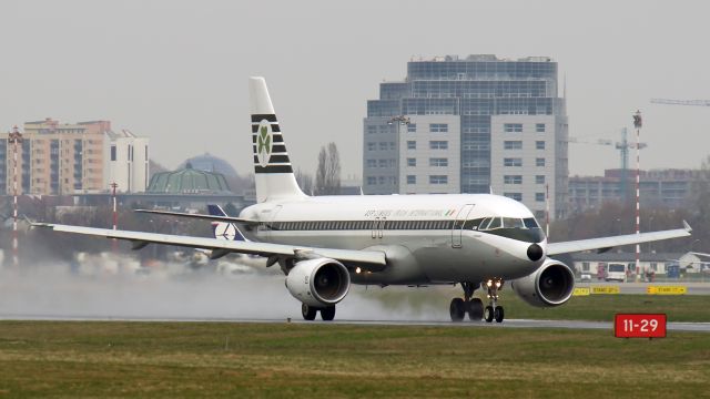 Airbus A320 (EI-DVM)