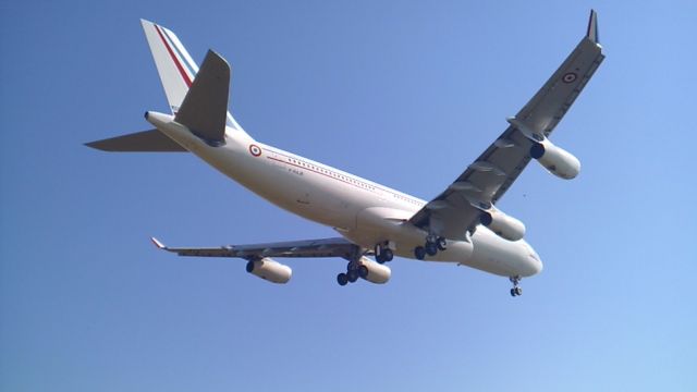 Airbus A340-200 (F-RAJB) - Magnifique Touch & Go de lAirbus A340-212 de la République Française (Présidentiel) (Partie 6) à Vatry