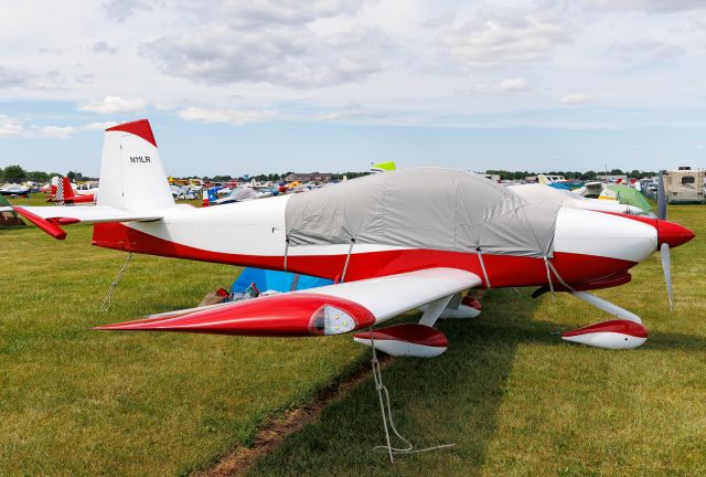 Vans RV-10 (N11LR)