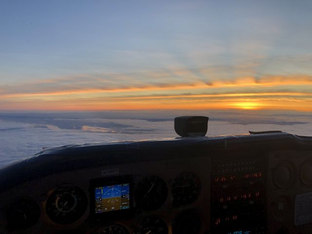 Cessna Skyhawk (N738EP)