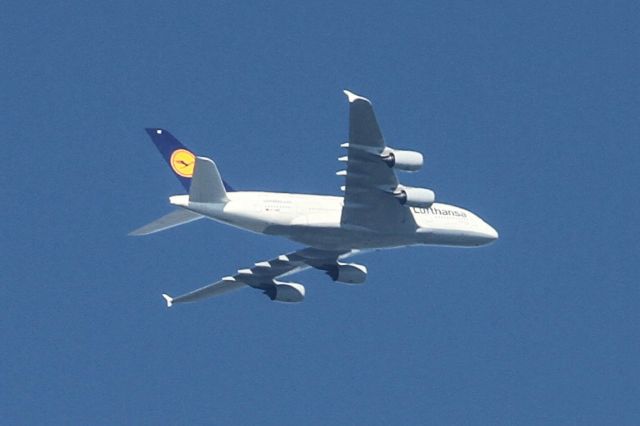 Airbus A380-800 —