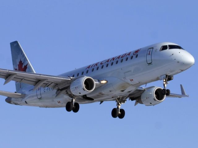 Embraer 170/175 (C-FEKH)