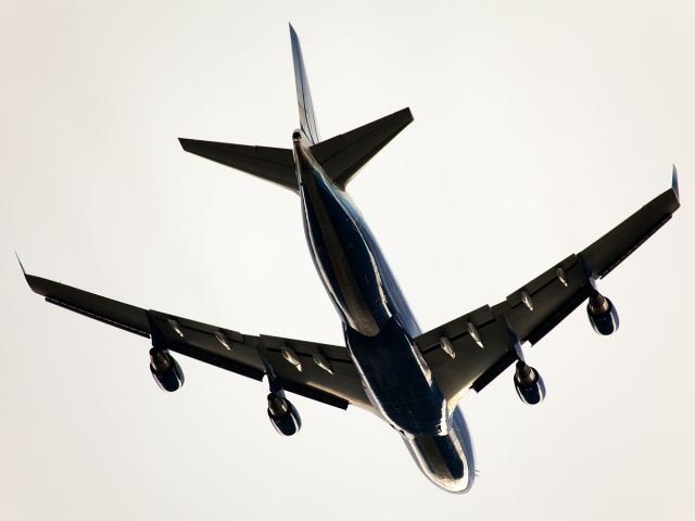 Boeing 747-200 (N117UA)