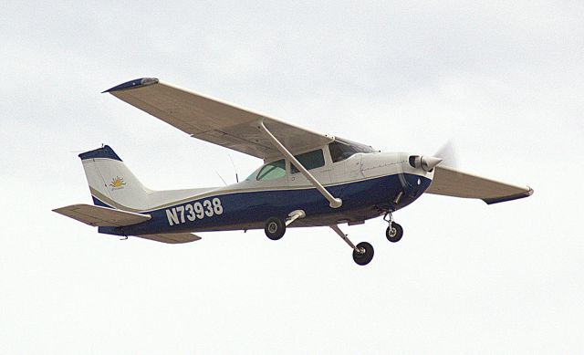 Cessna Skyhawk (N73938)