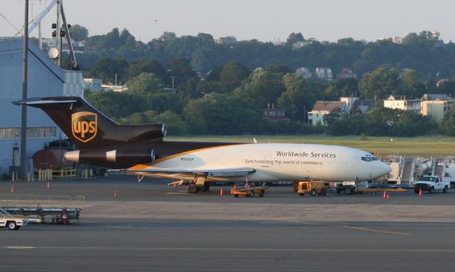 Boeing 727-100 (N920UP)