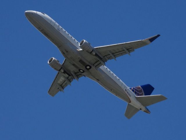 Embraer 170/175 (N110SY)