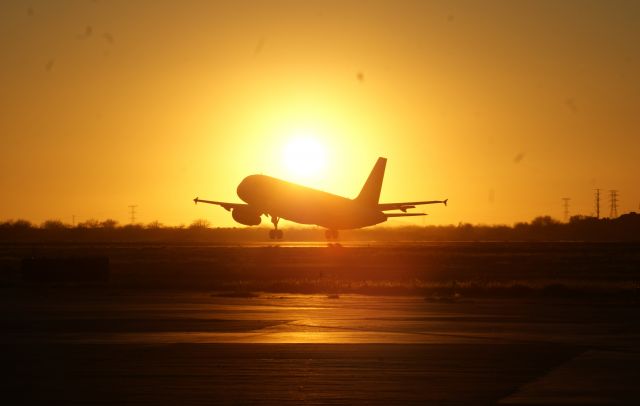 Airbus A319 (N505VL) - DEPARTURE TO MEXICO AIRPORT