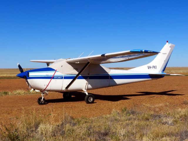 Cessna Skylane (VH-PKI) - McKinley, location of Walkabout Creek Hotel in Crocodile Dundee movie