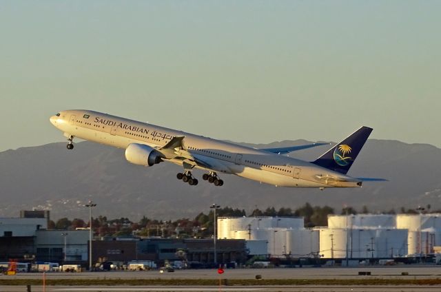 BOEING 777-300 —