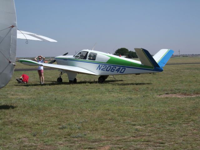 Beechcraft 35 Bonanza (N2064D)