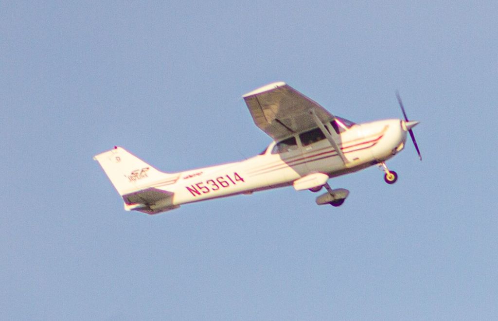 Cessna Skyhawk (N53614)