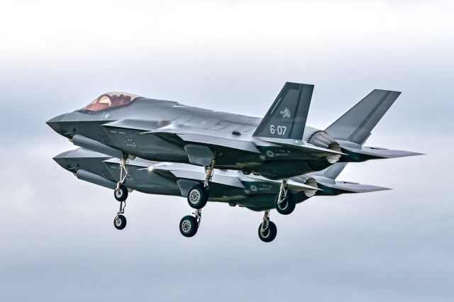 Lockheed F-35C (APJ7372) - low pass 