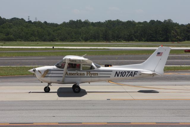 Cessna Skyhawk (N107AF) - A common sight at DeKalb-Peachtree.