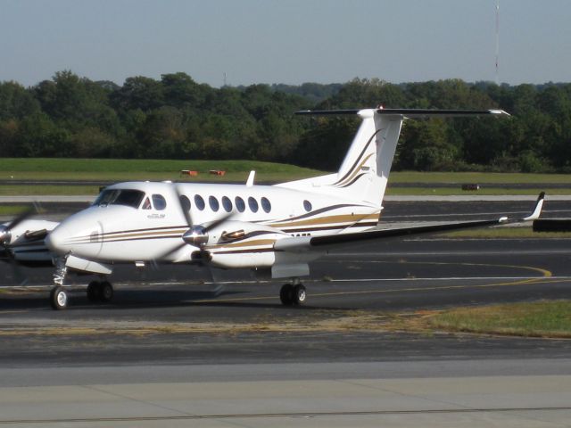 Beechcraft Super King Air 350 (N327R)