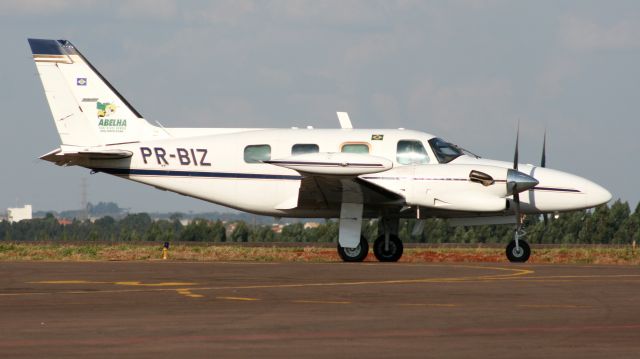 Piper Navajo (PR-BIZ)