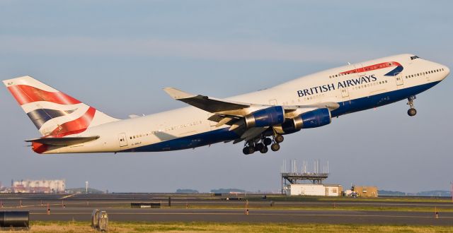 Boeing 747-400 (G-BNLF)