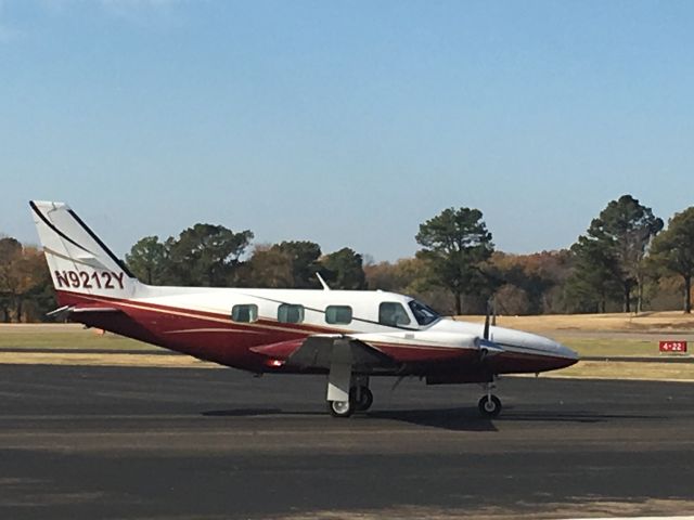 Piper Navajo (N9212Y)