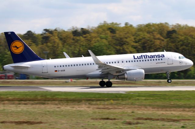 Airbus A320 (D-AIUB)