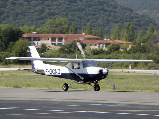 Cessna 152 (F-GCND) - At Cannes, France.