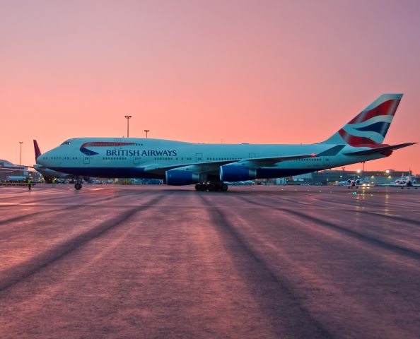 Boeing 747-400 (G-CIVJ) - G-CIVJ - Spectacular Sunset Speedbird on FlightAware.Com !