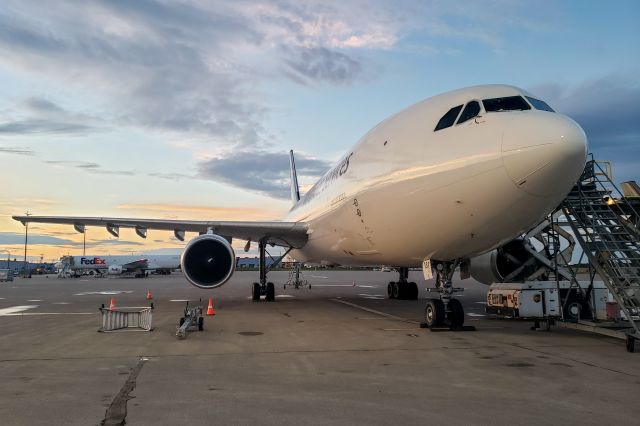 Airbus A300F4-600 (N131UP)