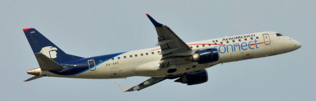 Embraer 170/175 (XA-AAC)