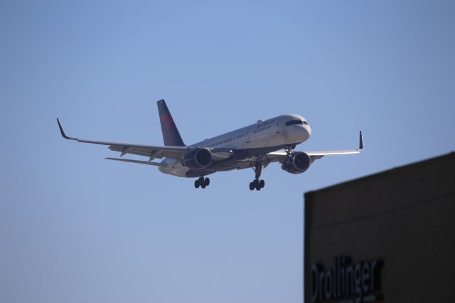 Boeing 757-200 (N624AG)